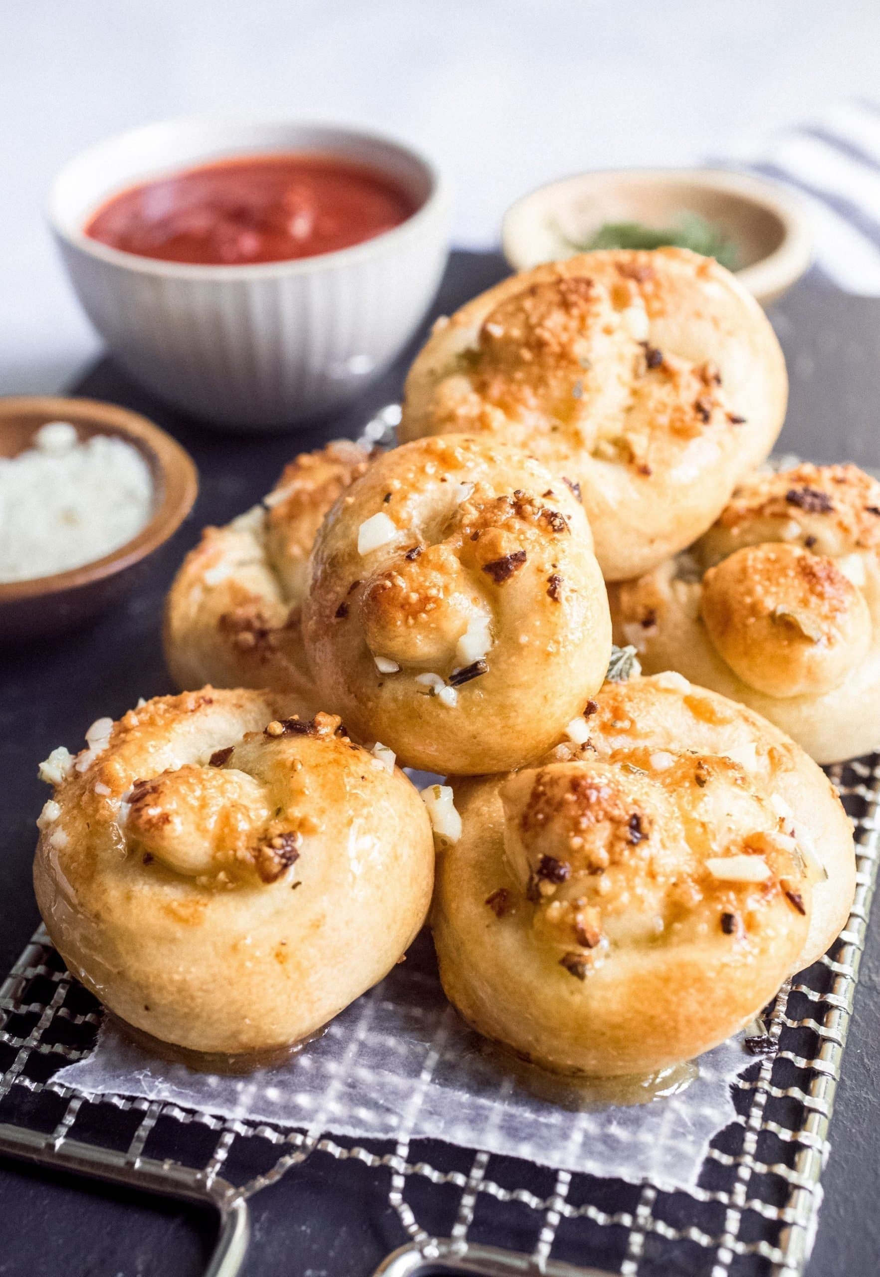 Garlic knots